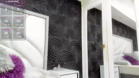 Snapshot of abigailwilliams_ chatting on 10.27.25 Abigail online show from 10.27.25