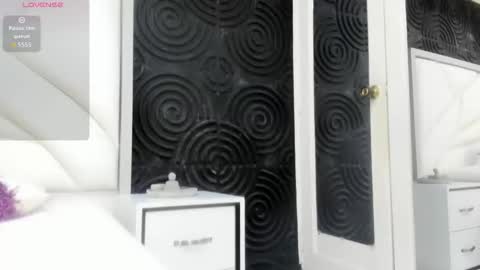 Snapshot of abigailwilliams_ chatting on 11.18.25 Abigail online show from 11.18.25