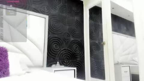 Snapshot of abigailwilliams_ chatting on 11.20.25 Abigail online show from 11.20.25