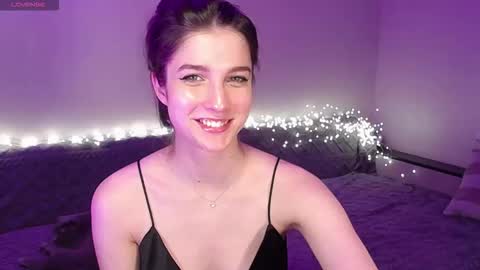 Snapshot of abigailwills chatting on 11.22.25 Abigail online show from 11.22.25