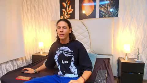 Snapshot of abravanel_sefardi chatting on 04.22.26 Abrovanel online show from 04.22.26