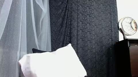 abril_bianchi online show from 10.01.25