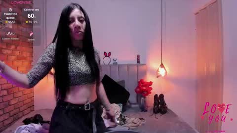 Abril Fox online show from 04.18.26
