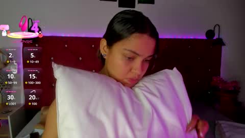 Snapshot of abril_gomez_11 chatting on 01.05.26 abril_gomez_11 online show from 01.05.26