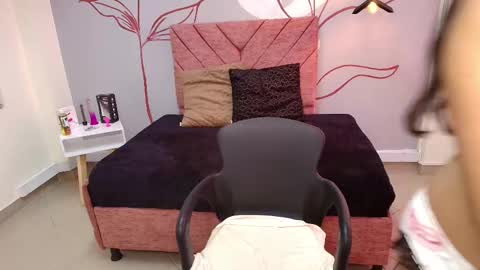 Snapshot of abril_matthews chatting on 02.22.25 ABRIL MATTHEWS online show from 02.22.25