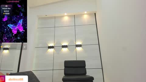 Abril  online show from 12.20.24