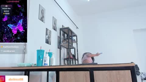 Abril  online show from 12.27.24