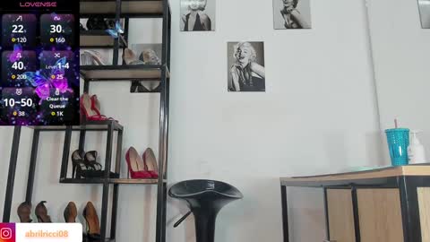 Abril  online show from 12.29.24