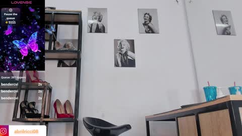 Abril  online show from 12.29.24