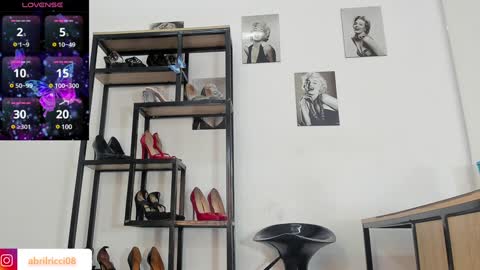 Abril  online show from 12.31.24