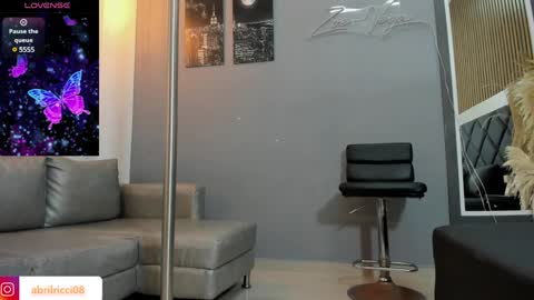 Abril  online show from 01.19.25