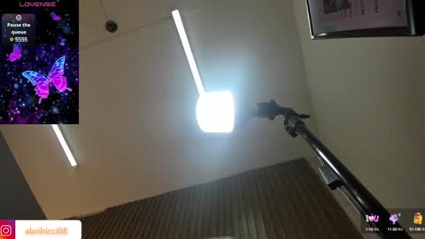 Abril  online show from 02.01.25