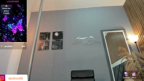 Abril  online show from 02.01.25