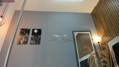 Abril  online show from 02.09.25