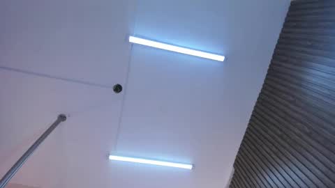 Abril  online show from 02.20.25