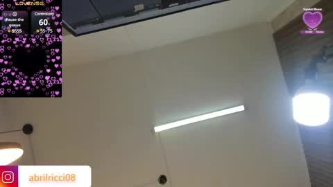 Abril  online show from 03.10.25