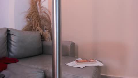 Abril  online show from 03.11.25