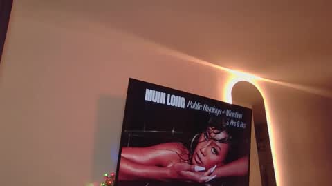 Abril  online show from 09.15.25