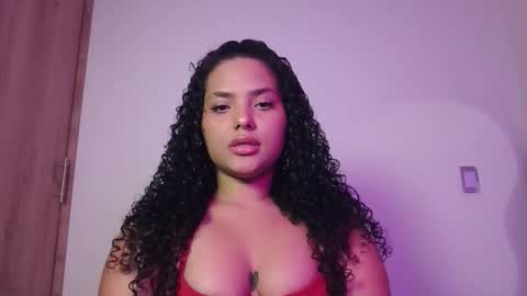 Abril  online show from 11.04.25