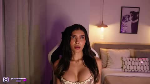 Snapshot of abril_w18 chatting on 03.29.26 My name is Alexa. Please say hello I like to chat with you. If you have requests please use tip online show from 03.29.26