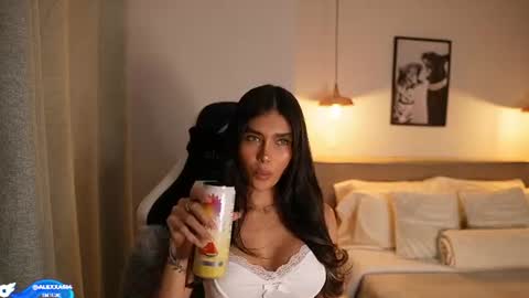 Snapshot of abril_w18 chatting on 06.11.26 My name is Alexa. Please say hello I like to chat with you. If you have requests please use tip online show from 06.11.26