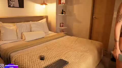 Snapshot of abril_w18 chatting on 07.16.26 My name is Alexa. Please say hello I like to chat with you. If you have requests please use tip online show from 07.16.26