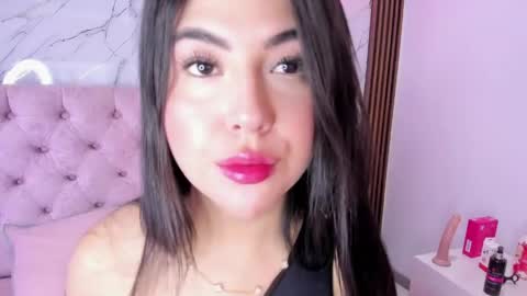 Snapshot of abrilquintana chatting on 05.08.26 Abril online show from 05.08.26