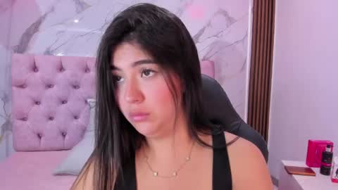 Snapshot of abrilquintana chatting on 05.11.26 Abril online show from 05.11.26