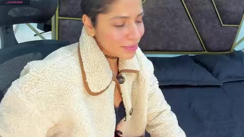 Snapshot of abrilsonne chatting on 01.05.25 AbrilSonne online show from 01.05.25