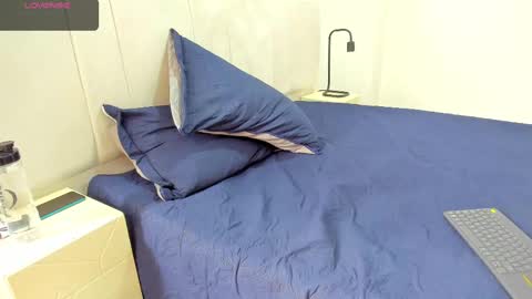 Snapshot of abrilsonne chatting on 03.08.25 AbrilSonne online show from 03.08.25