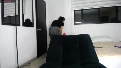 Snapshot of abrilsonne chatting on 09.19.25 AbrilSonne online show from 09.19.25