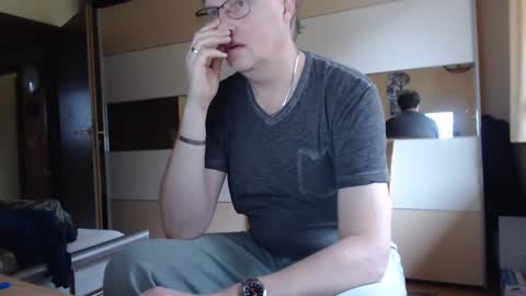 Snapshot of ach471 chatting on 12.12.24 ach471 online show from 12.12.24