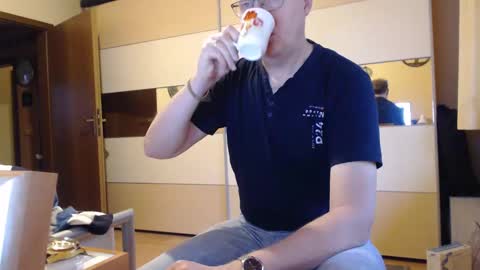 Snapshot of ach471 chatting on 12.31.24 ach471 online show from 12.31.24