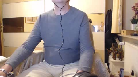 Snapshot of ach471 chatting on 09.16.25 ach471 online show from 09.16.25