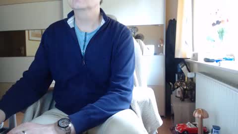 Snapshot of ach471 chatting on 10.15.25 ach471 online show from 10.15.25