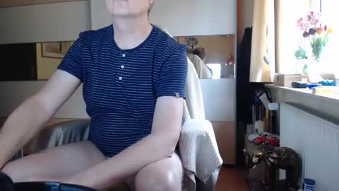 Snapshot of ach471 chatting on 11.01.25 ach471 online show from 11.01.25