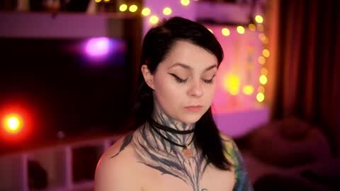 Snapshot of acid_pie chatting on 02.05.25 acid_pie online show from 02.05.25