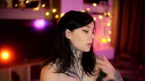 Snapshot of acid_pie chatting on 02.15.25 acid_pie online show from 02.15.25