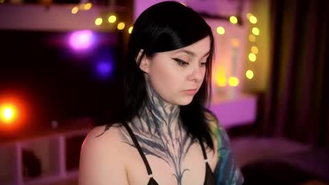 Snapshot of acid_pie chatting on 02.17.25 acid_pie online show from 02.17.25