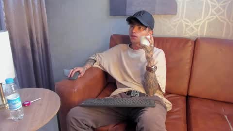 Acid Milo online show from 12.10.24