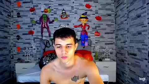 Snapshot of adam_hot11 chatting on 10.08.25 adam hot11 online show from 10.08.25