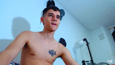 Snapshot of adam_hot11 chatting on 11.11.25 adam hot11 online show from 11.11.25