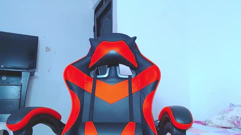 Snapshot of adam_hot11 chatting on 12.20.25 adam hot11 online show from 12.20.25