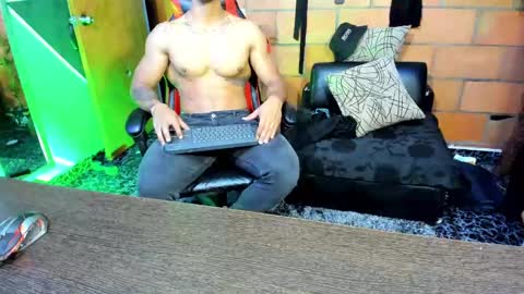 Snapshot of adam_valencia chatting on 02.27.25 Adam Valencia online show from 02.27.25