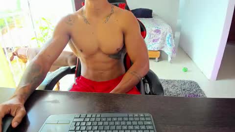 Snapshot of adam_valencia chatting on 09.28.25 Adam Valencia online show from 09.28.25