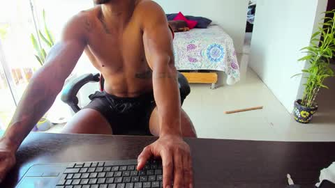 Snapshot of adam_valencia chatting on 10.20.25 Adam Valencia online show from 10.20.25