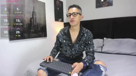 Snapshot of adam_walker_1 chatting on 05.04.26 adam_walker_1 online show from 05.04.26