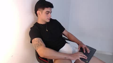 Hello guys excuse my absence I will be absent for several days for health reasons I hope you understand thank you very much. online show from 10.05.25