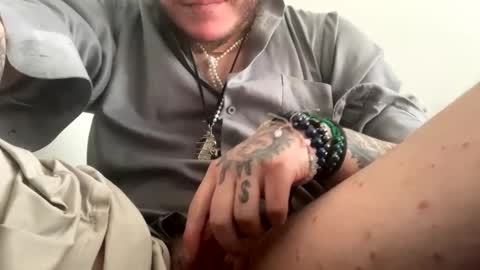 Snapshot of adamgelz chatting on 11.02.25 adamgelz online show from 11.02.25