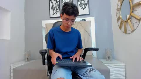 Adams Bobby online show from 01.08.26